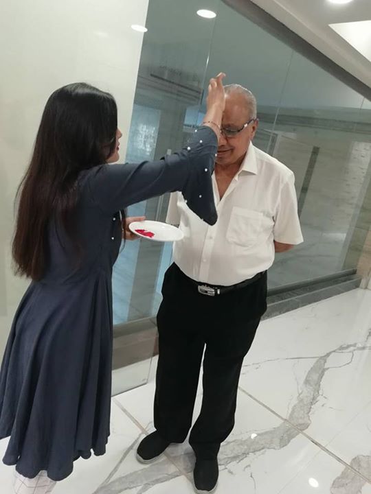 Welcoming Indian Way...
All Patients are checking in from diffrent parts of the world for their Physiotherapy, Fitness & Rehab @ Mission Health Rehab Suites, Ahmedabad.
#MissionHealth 
#superspecialityphysio #rehab #fitness
#rehabsuites #orthorehab #neurorehab #geriatricrehab #balanceclinic #antiaging #activeaging #regeneration #healing
#vascularphysicaltherapy 
#landmarkprojectofindia #mostadvancedtechnologies
#movementislife
Helpline: +916356263562
www.missionhealth.co.in