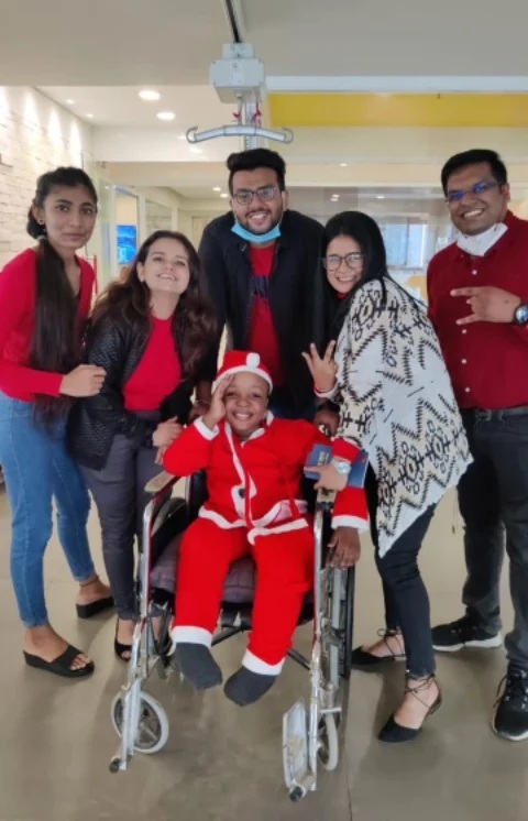 A December to remember.. 

It is a season to sparkle , with Christmas  magic in the air.. 

Made the day merrier with our favorites at Mission  Health.. 

Wishing everyone merry and bright  days ahead... 

#countingdaysto2022 
#christmas2k21 
#merrychristmas 
#viralpost 
#mhfamily 
#missionhealthfamily 
#bestphysiotherapyclinicinahmedabad 
#missionhealthcareer 
#missionhealthindia